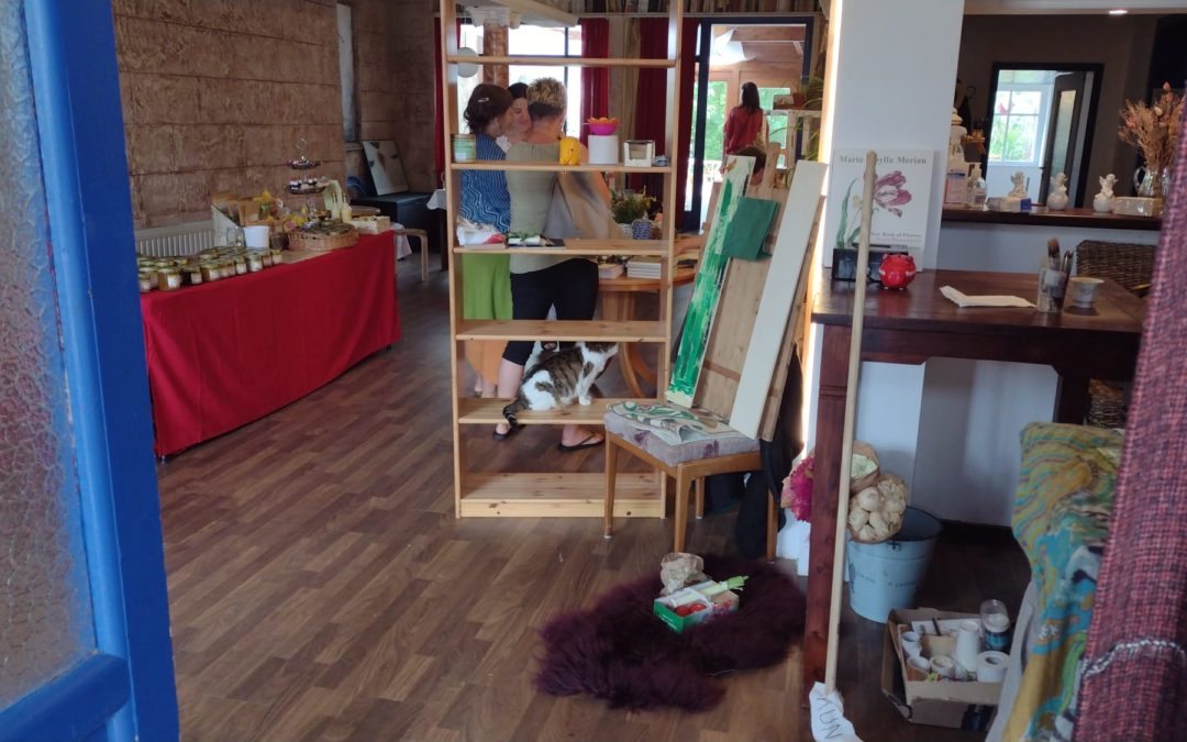 Hausflohmarkt im ATHINA am Sonntag, 08.10.2023 von 11.00 bis 16.00 U