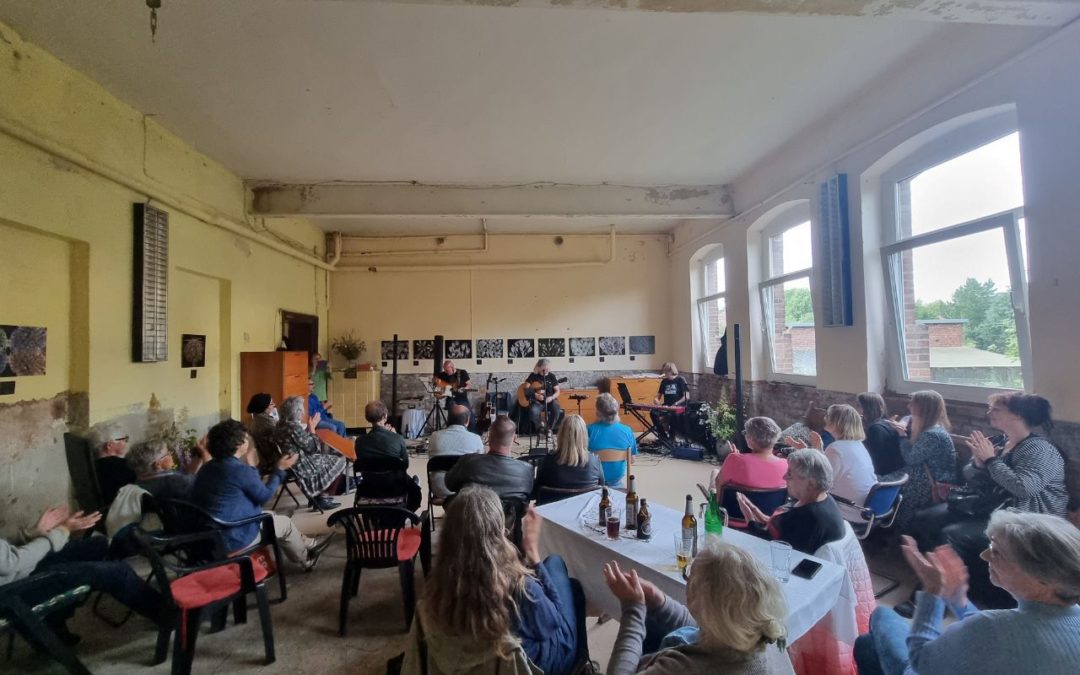 Spenden für Neues Leben in Alter Schule Schielo
